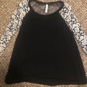Longsleeve black blouse